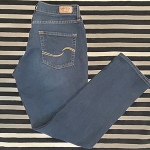 Levi's Signature Distressed Curvy Straight Size 30/32
